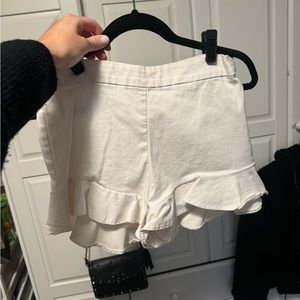 white zara shorts